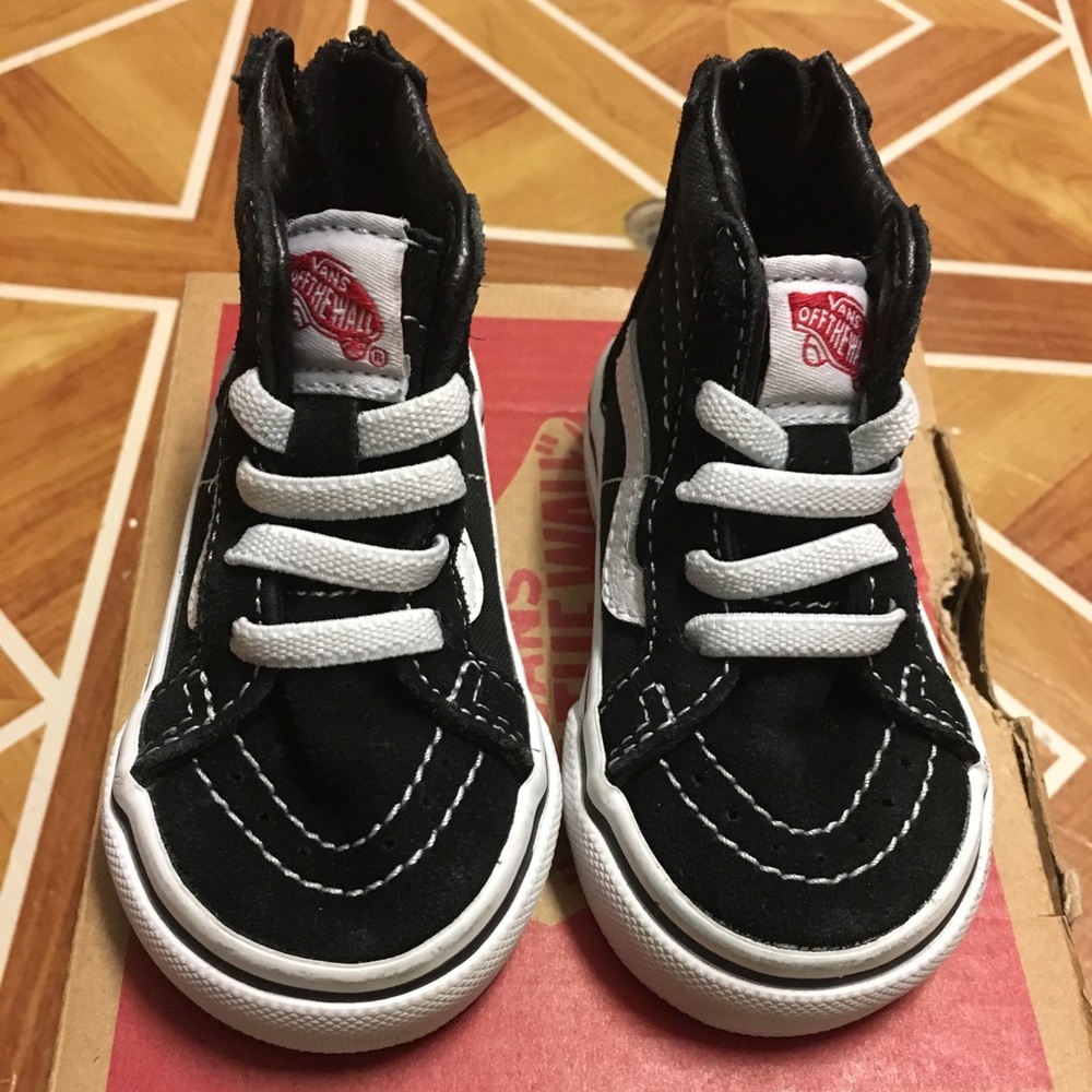 Vans Black Sk8-Hi Zip